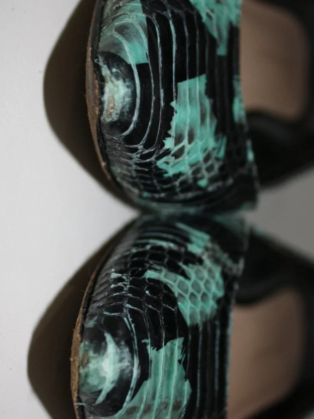 Loeffler Randall - Black & Teal Snakeskin Pointed Toe Flats - Sz 8 - Picture 10 of 12